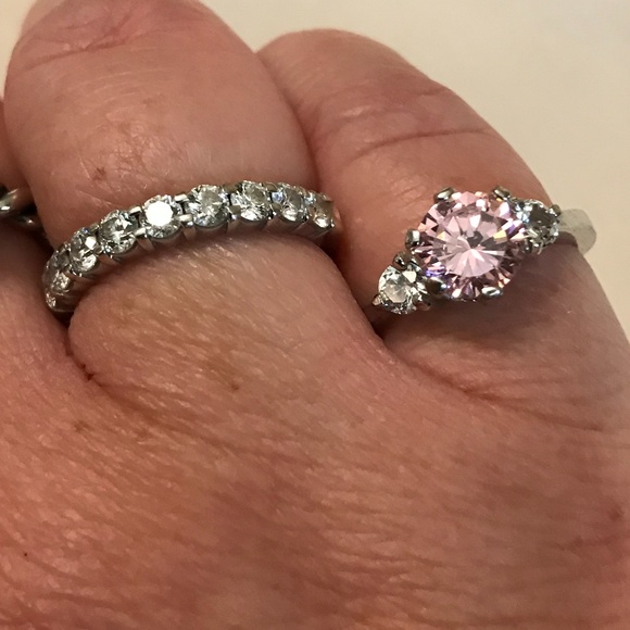 Pink and white CZ Ring - silver tone - Picture 5 of 5